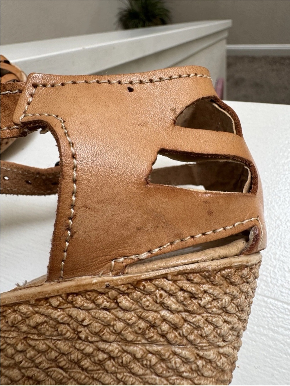 Armandos Leather Huarache Wedge Sandals Tan Rose Embossed Size 9 26 Mexican Boho - Picture 11 of 12